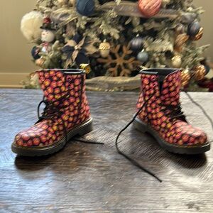 Dr marten boots, size 4